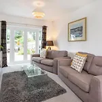 Woodlea House With Free Parking